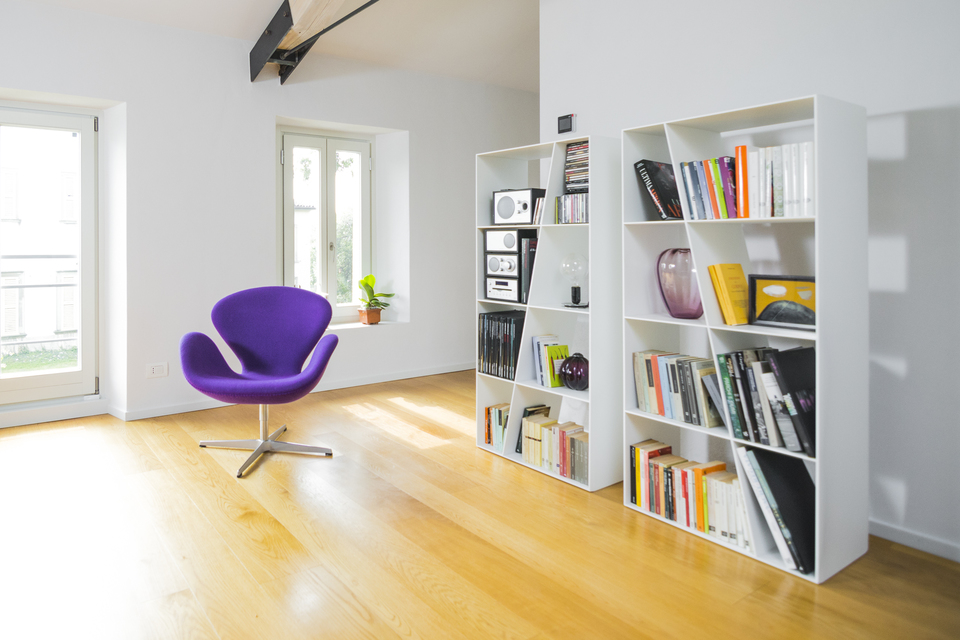 Parquet in Rovere naturale, 
verniciato. Dimensione: maxi tavola